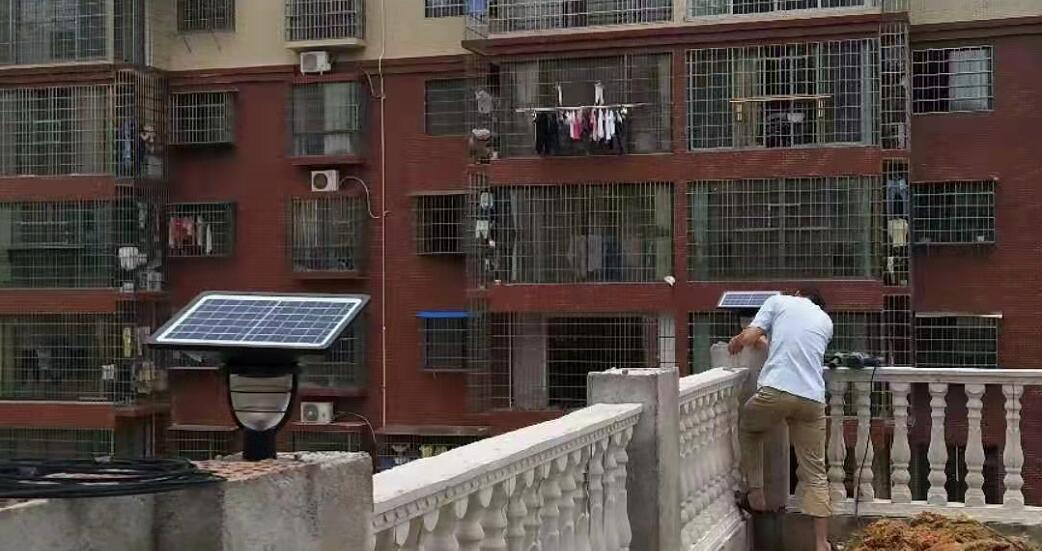 鋰電池太陽(yáng)能路燈在雨天如何工作？