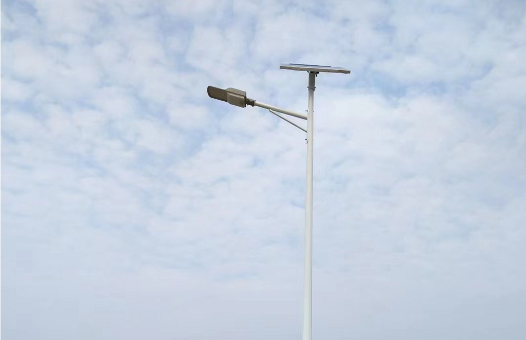 太陽(yáng)能路燈燈頭組裝過(guò)程